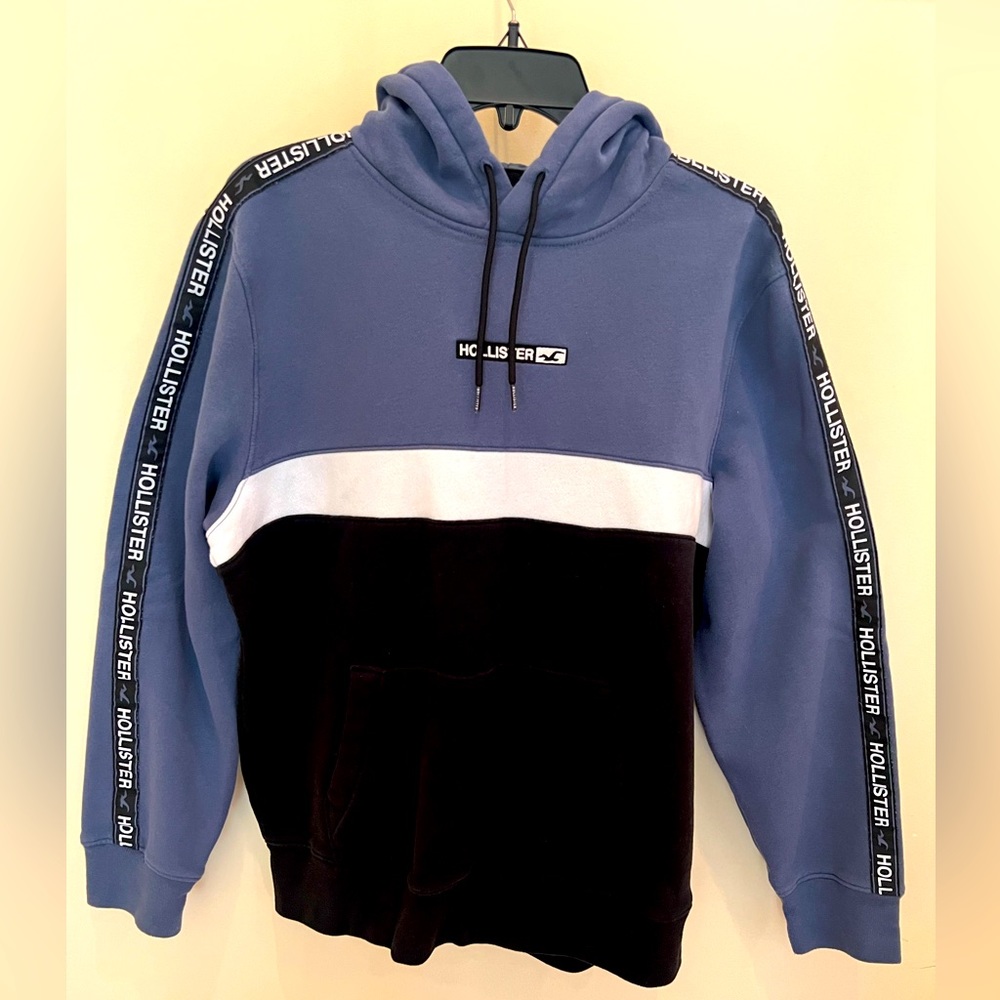 Hollister Logo Tape Hooie.